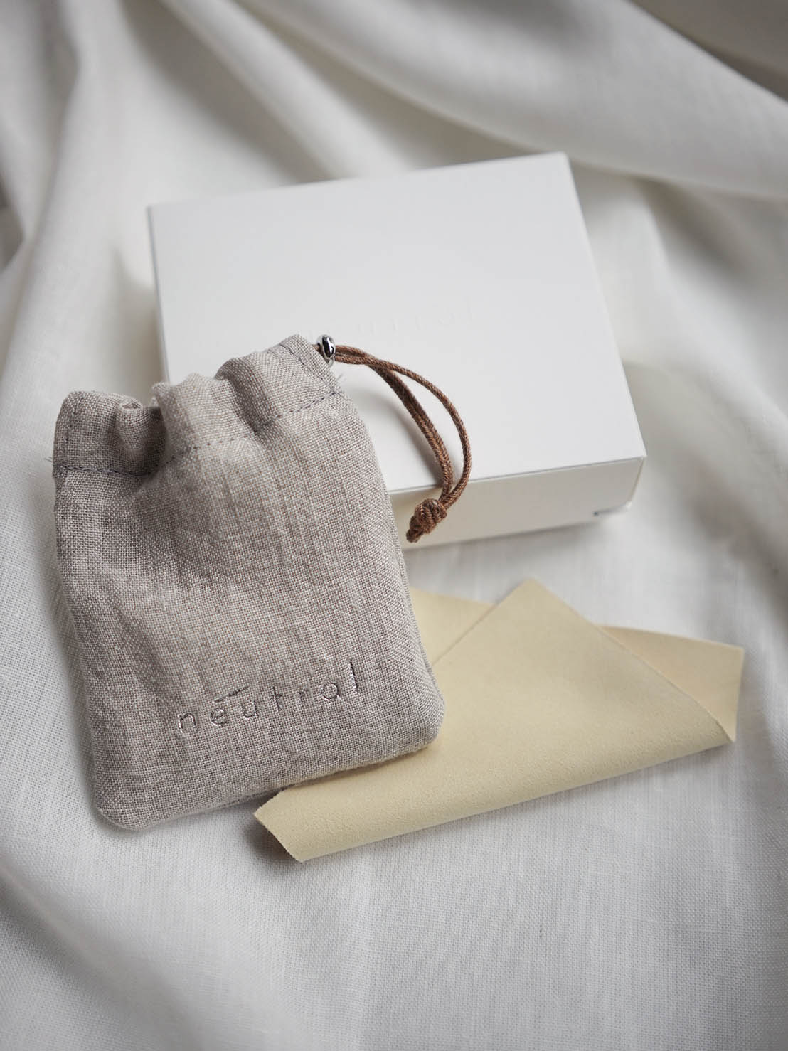 neutral /  石ころ ピアス ( TIT-14PG )